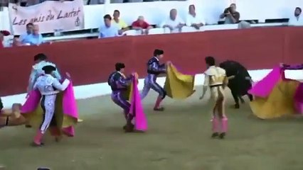 Toro mata a 'Ivan Fandiño' (Momento de la fatal cornada)