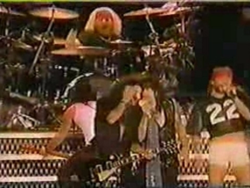 AEROSMITH & GUNS N ROSES - Mama Kin (live)