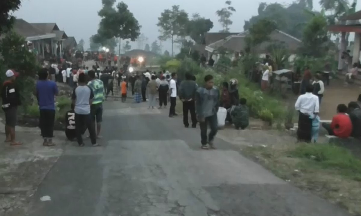 Talud Longsor Menimpa 3 Pekerja Bangunan