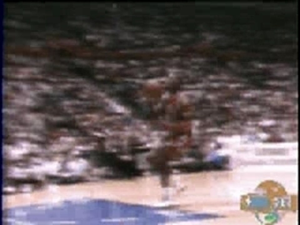 Video[sv]nba - michael jordan 87 slam dunk contest (dunk 1)
