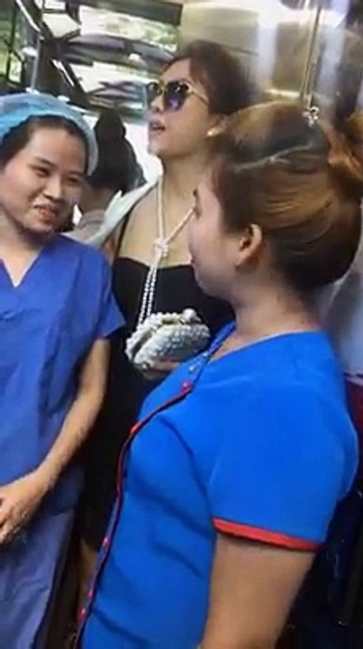7 ngày sau đại phẫu thuật, Phi Thanh Vân đã livestream khoe vòng 1 và vòng 3 cực "khủng"