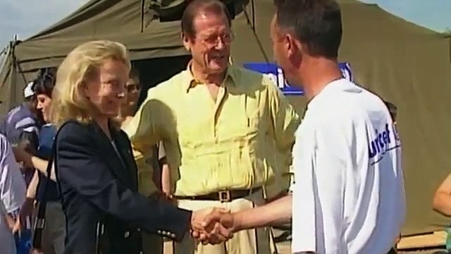 Roger Moore, James Bond actor, dies at 89