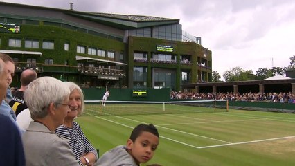 Andy Murray hits the practice court