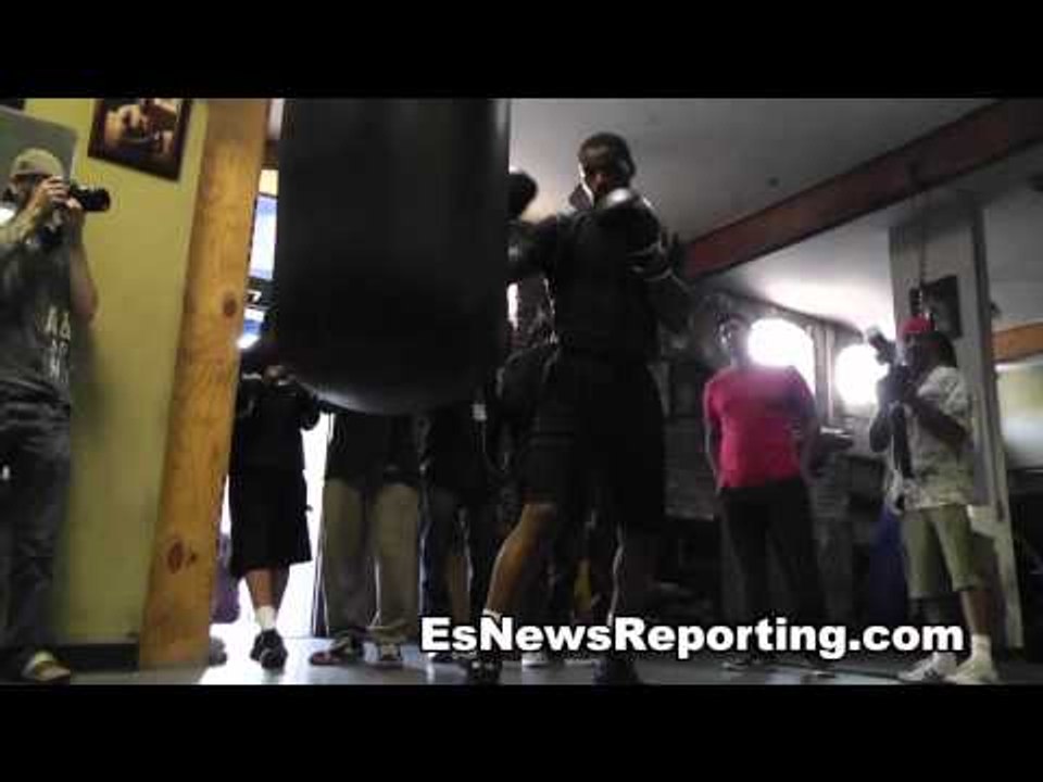 Chad Dawson Working The Heavy Bag