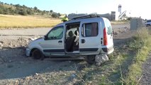 Beyşehir'de Hafif Ticari Araç Devrildi: 5 Yaralı