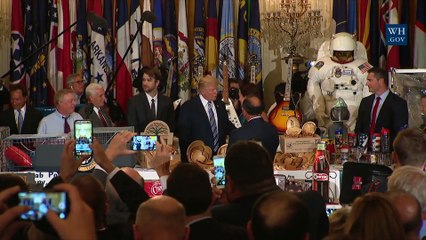 Trump señala su "poder absoluto" de perdonar delitos