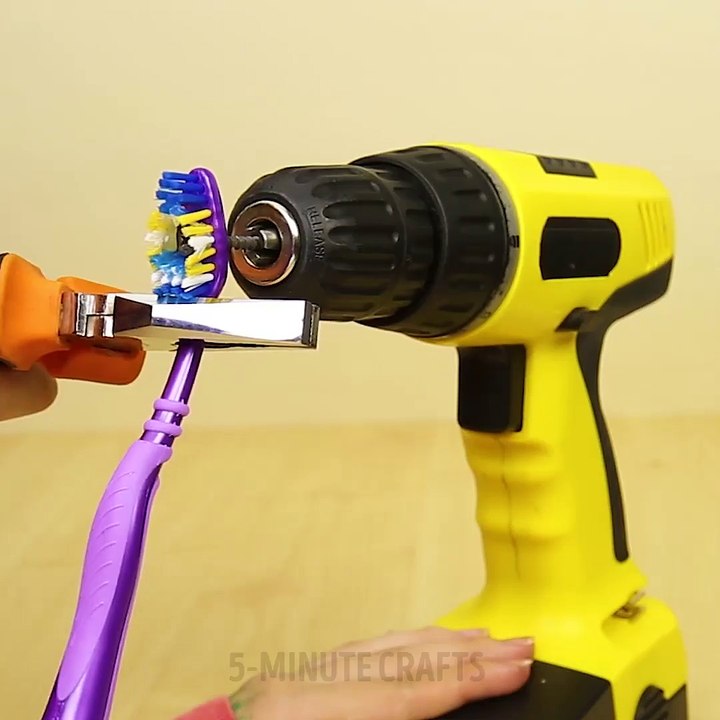 Bright Side - Extreme toothbrush hacks you should know.