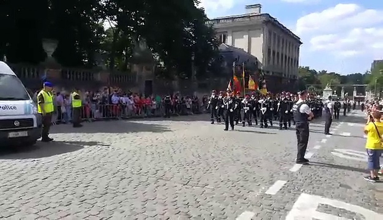 Les cadets de Dour au défilé du 21 juillet/ bis
