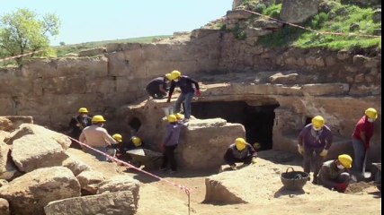 Diyarbakır'da bin 700 yıllık yer altı tapınağı bulundu.