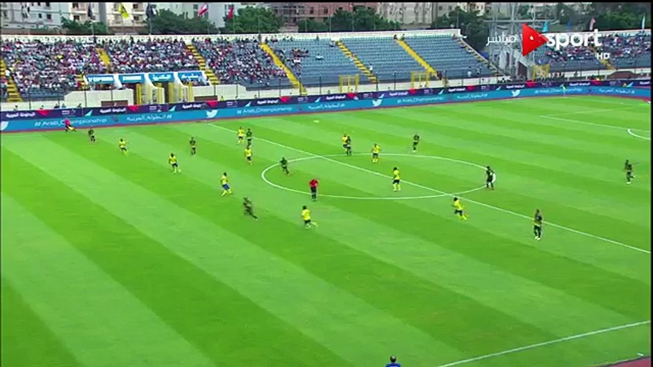 لقطة غريبة من وليد عبد الله حارس النصر السعودي أمام العهد اللبناني