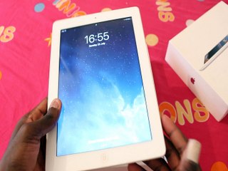 Apple iPad 4th generation - Wi-Fi - 32 GB - BLACK- 9.7" 2 YEARS LATER REVIEW