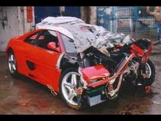 Car crash sets off amazing fence domino effect - video - Dailymotion