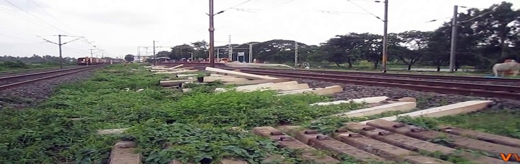 WAP-7 @ 120+ KMPH !!! GZB WAP-7 honks hard Baruipara \m/