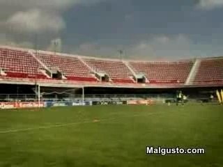 Foot - Ronaldinho à l'entraînement