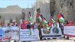 آلاف الفلسطينيين يحتشدون خارج الأقصى رغم تصعيد الاحتلال