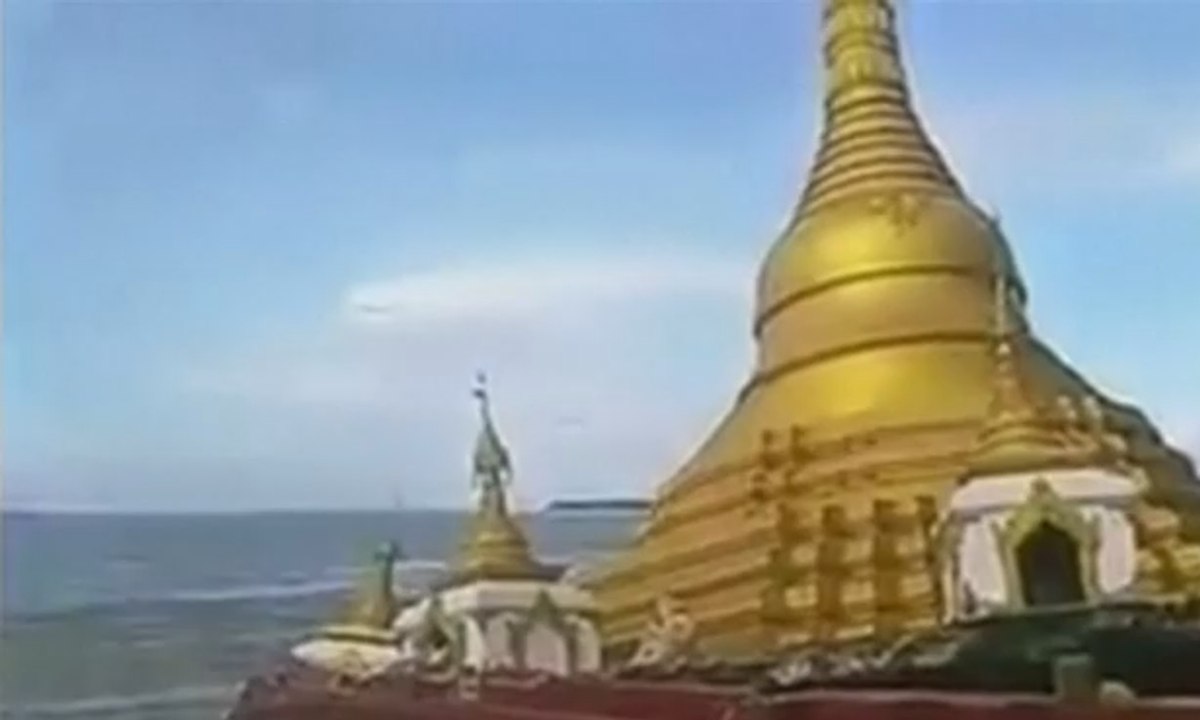 Fondasi Tergerus, Pagoda Hanyut ke Sungai