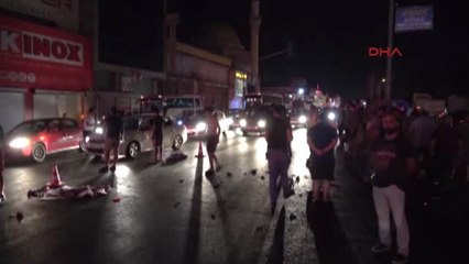 Izmir - Kamyona Çarpan Motosiklet Sürücüsü Öldü