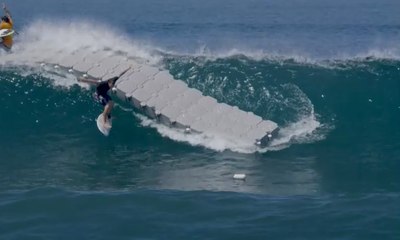 Dermaga Apung Bantu Peselancar Tangkap Ombak