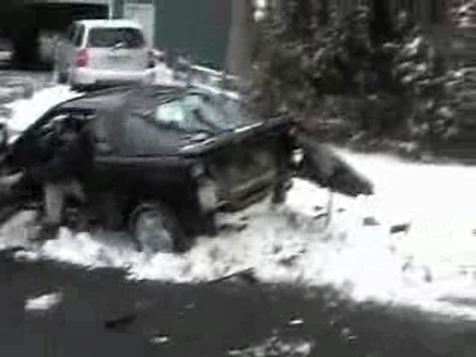 148-car-bumper-falls-off-while-towing-in-snow