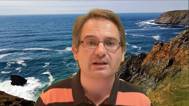 Manchas en la playa de Xagó alarman a los bañistas ecologistas piden que se investigue