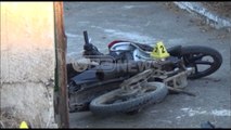 Ora News - Makina përplaset me motorin, plagosen dy të rinj