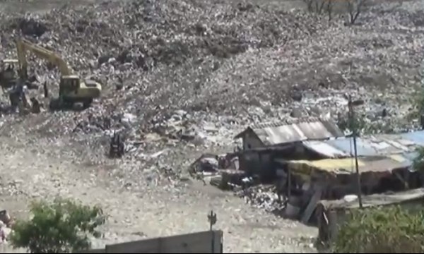 Keren, Tumpukan Sampah Ini Diolah Jadi Bahan Bakar Minyak