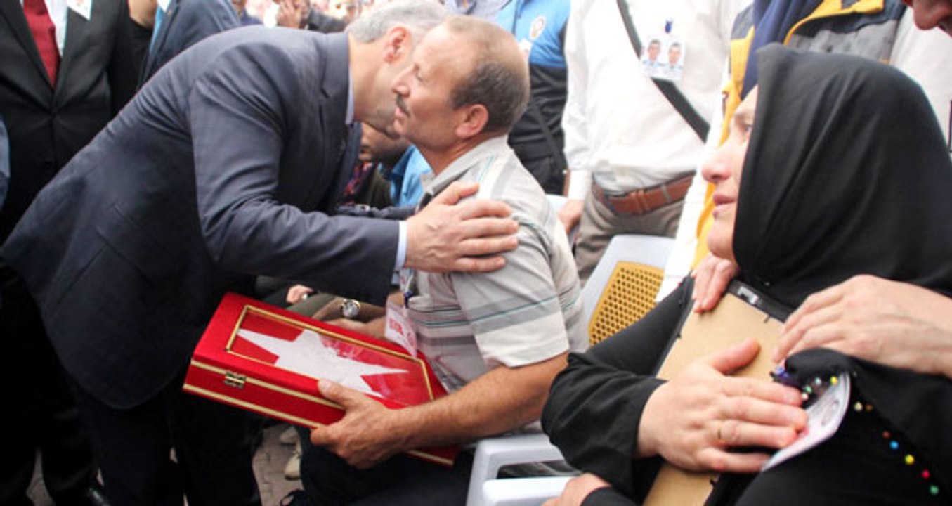 Şehit Annesinin Sözleri Yürek Dağladı: Ben İyiyim, Ben Şehit Annesiyim