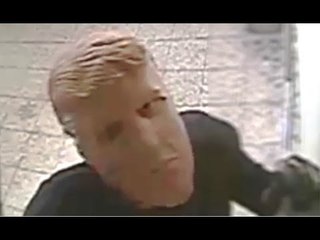 Torino - Assaltavano Bancomat mascherati da Donald Trump (24.07.17)