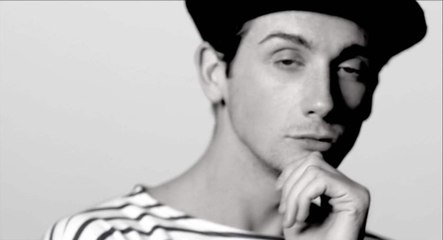 Manolo: The Boy Who Made Shoes for Lizards Trailer #1 (2017)