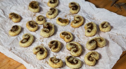 طريقة عمل بسكويت البالميه الفرنسي بالقرفة بالفيديو