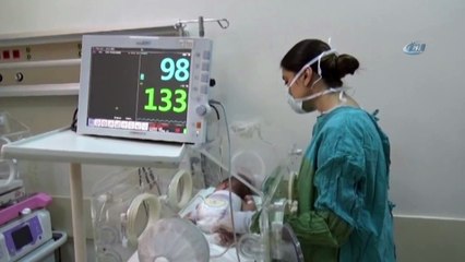 Yeni Doğan Bebeğe Omurilik Ameliyatı