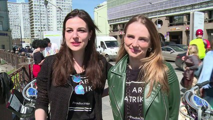 Ciclistas desafiam perigo em Moscou