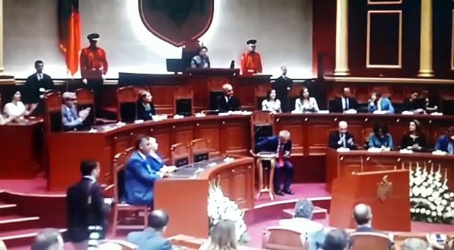 Ilir Meta injoron Edi Ramen, shkon drejt Presidences pa i dhene doren