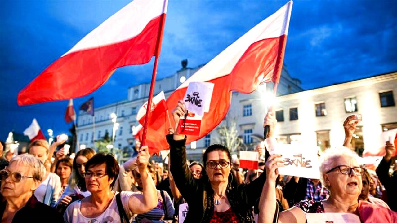 Poland President Andrzej Duda to veto judiciary...