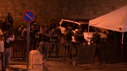 إسرائيل تبحث إزالة البوابات الإلكترونية من مداخل الأقصى