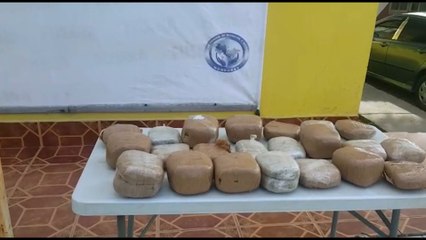 Encuentran 22 paquetes de supuesta marihuana