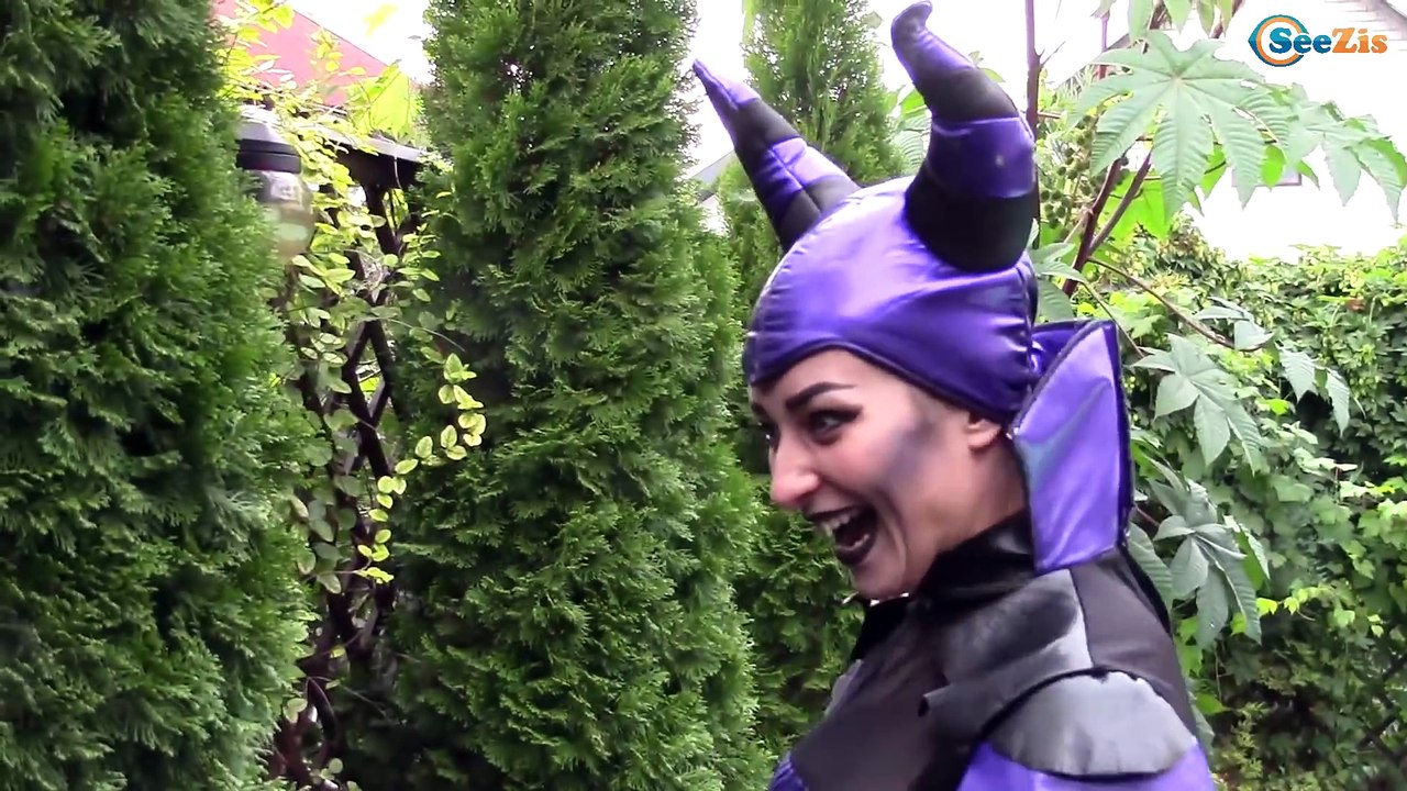 Frozen Elsa & Spiderman & Princess Anna & Hulk! Frozen Elsa Bad Tooth! Superheroes in Real Life