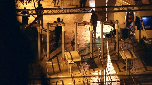 Israel removes metal detectors from al-Aqsa Mosque compound