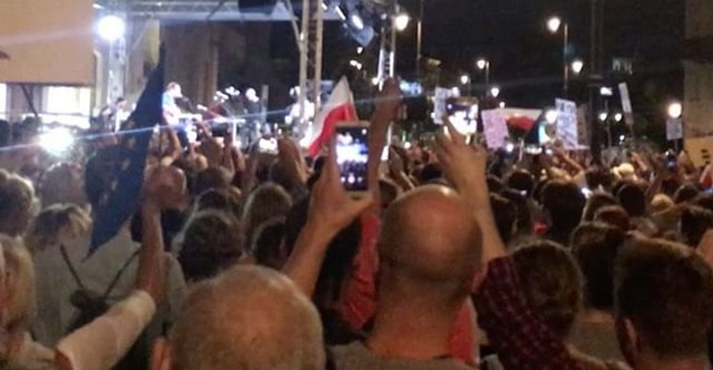 Warsaw Crowd Gathers for Celebration After Judicial Bills Vetoed by President