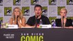 Stephen Amell Gives His Arrow Necklace to Young Cancer Fighter at Arrow Comic Con Panel
