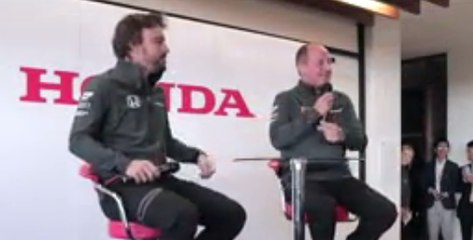VÍDEO: Fernando Alonso visita la fábrica de Honda en Gran Bretaña