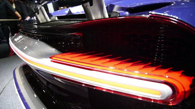 Reviews car - 2017 Bugatti Chiron First Look - 2016 Geneva Motor Show