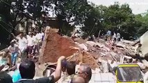 Al menos doce muertos por el derrumbe de un edificio en la India