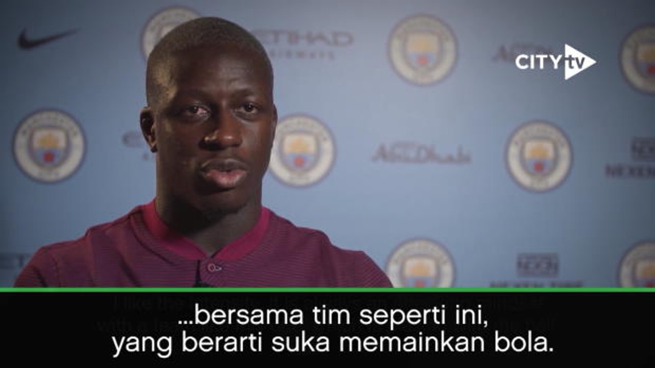 SOSIAL: Sepakbola: Liga Primer Adalah Mimpi Sejak Kecil - Mendy