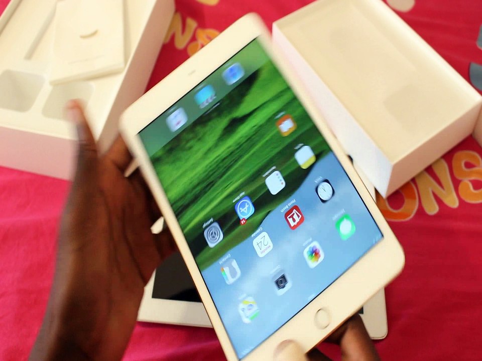 Apple iPad mini 4 - Wi-Fi - 128 GB - Gold  VS Apple iPad 4th generation Wi-Fi BLACK- 9.7" REVIEW