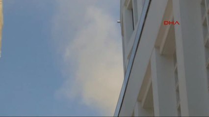 Alışveriş Merkezinde Çıkan Yangın Sonrası Vatandaşlar Tahliye Edildi