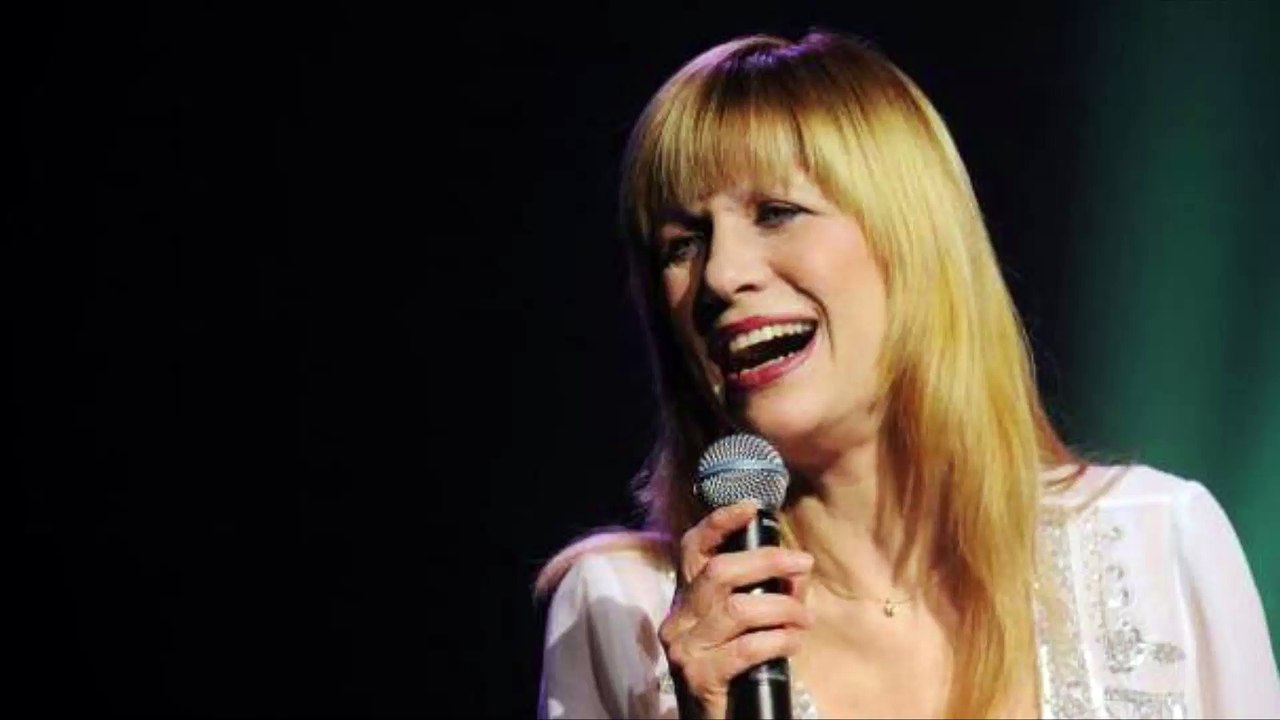 Claude François : La chanteuse Stone affirme avoir refusé ses avances
