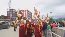 Monjes budistas protestan para exigir reconstrucción de templos en Nepal