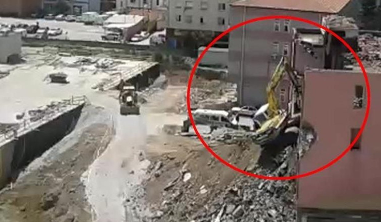 Çorum'da iş makinası böyle devrildi