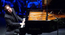 Ünlü Piyanist Fazıl Say, Konserde Ezan Sesini Duyunca Parçalarına Ara Verdi